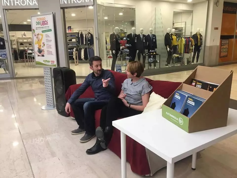 Altrimedia e Coop Alleanza 3.0, buona la prima con Sciannarella a Bari. Il 30 all'Ipercoop di Matera arriva Lara Croft 1 Altrimedia e Coop Alleanza 3.0, buona la prima con Sciannarella a Bari. Il 30 all'Ipercoop di Matera arriva Lara Croft