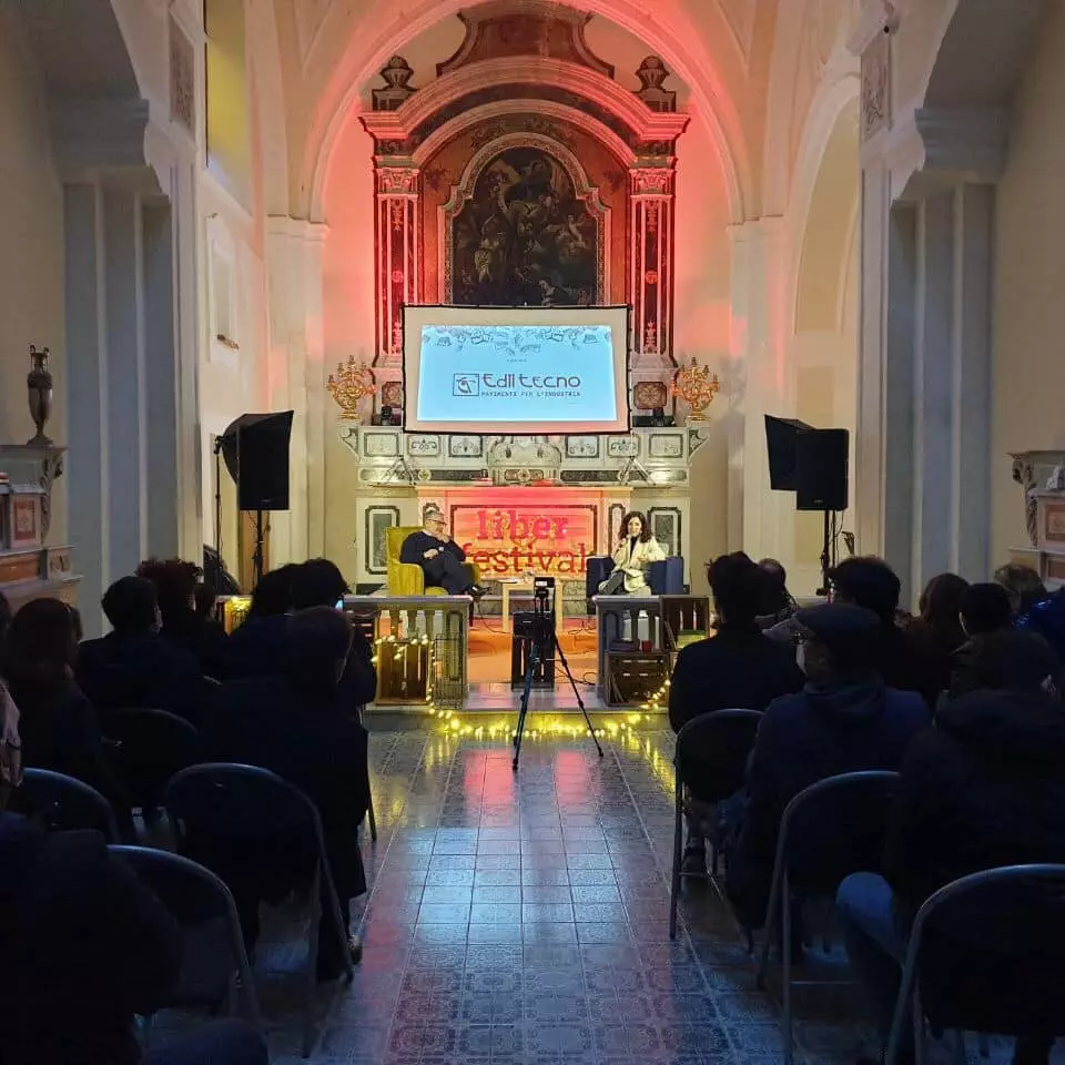 Debutta al Liber Festival 