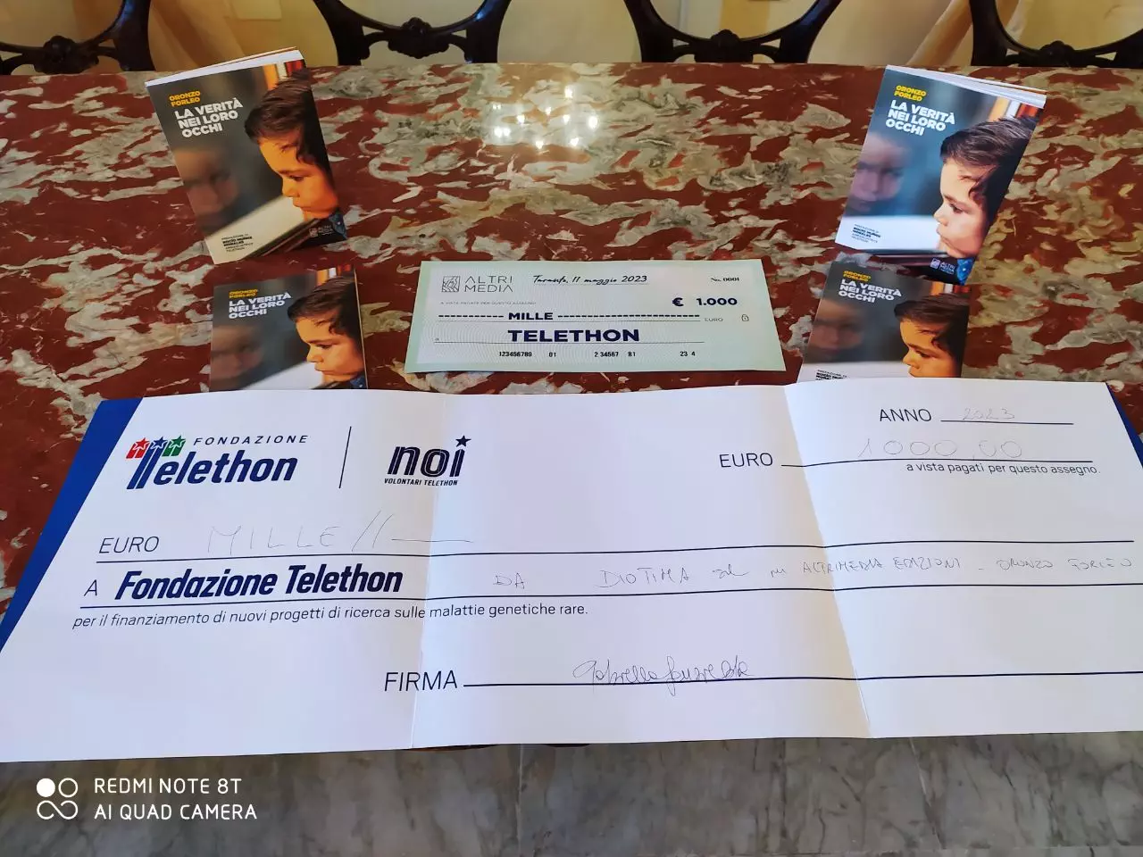 A Taranto la cerimonia di donazione alla Fondazione Telethon dei diritti d’autore per la raccolta di racconti 