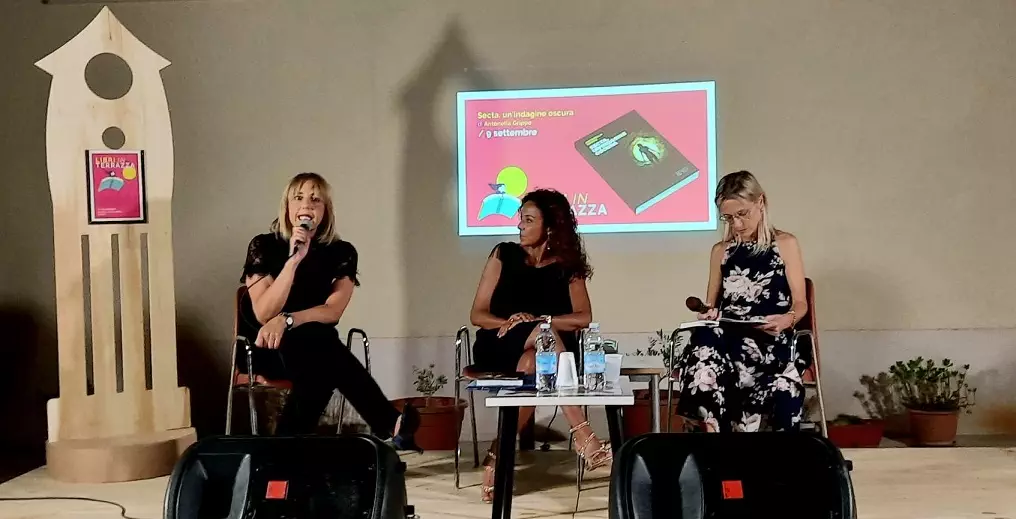 Libri in Terrazza: terza giornata con il thriller esoterico di Antonella Grippo โSecta, un'indagine oscuraโ e la cerimonia di consegna del Premio letterario nazionale Liberalia โLa cittร dei Sassiโ 1 Libri in Terrazza: terza giornata con il thriller esoterico di Antonella Grippo โSecta, un'indagine oscuraโ e la cerimonia di consegna del Premio letterario nazionale Liberalia โLa cittร dei Sassiโ