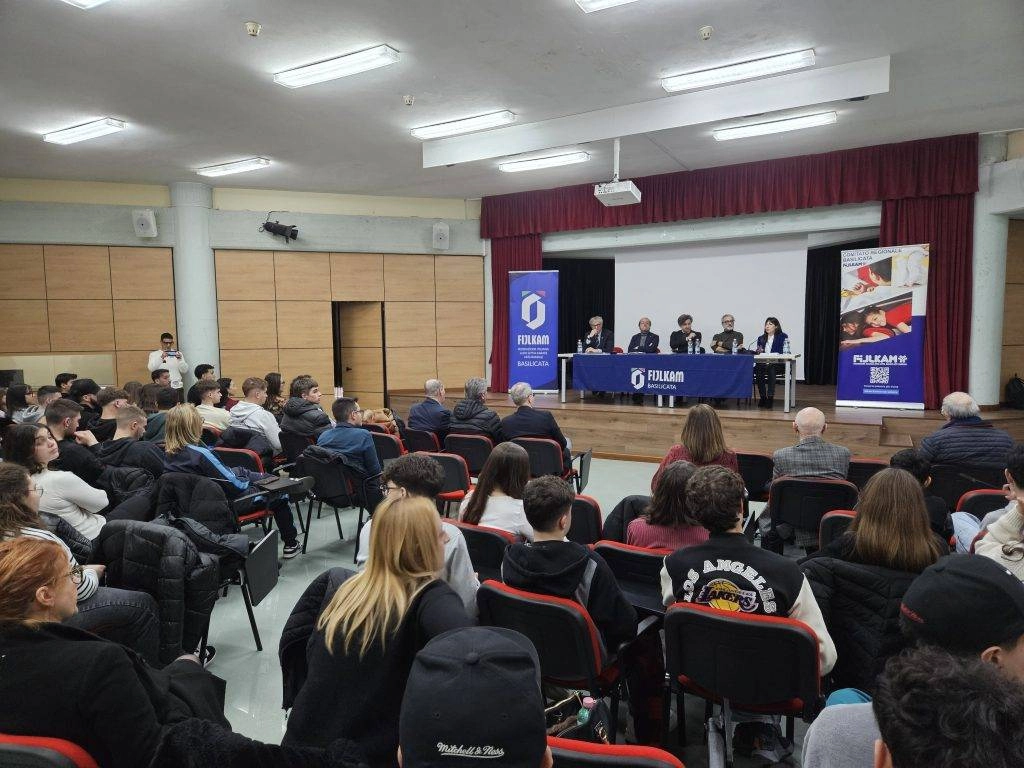 I valori dello sport al centro: Sant’Arcangelo celebra l’eccellenza dei fratelli D’Onofrio. Non è stata solo una celebrazione di medaglie, ma una profonda lezione di vita quella andata in scena sabato 7 febbraio presso il Centro Polifunzionale di Sant'Arcangelo. La Giornata di riflessione 